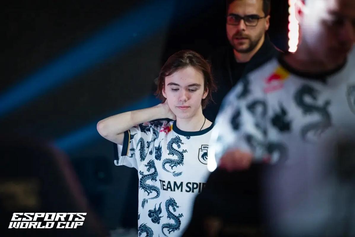 LPL T1：二队一名选手确诊新冠